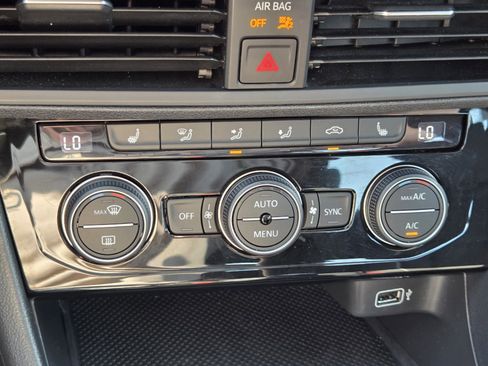 Used 2019 Volkswagen Jetta GLI image 14