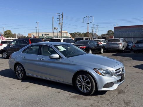 Used 2017 Mercedes-Benz C 300 Sedan image 8