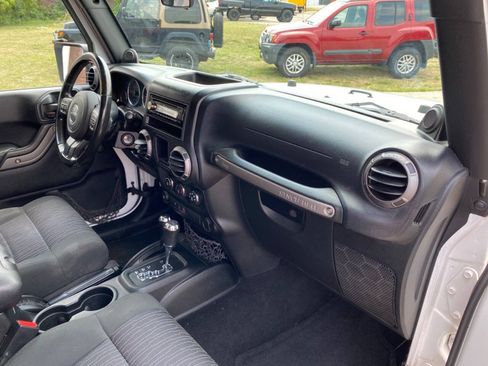 Used 2012 Jeep Wrangler Sport AWD/4WD image 28