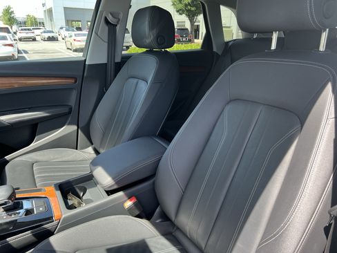 Used 2023 Audi Q5 2.0T Premium Plus w/ Premium Plus Package AWD/4WD image 16