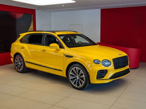 Used 2023 Bentley Bentayga Extended Wheelbase AWD/4WD image 1