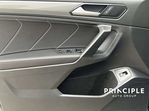 Used 2024 Volkswagen Tiguan SE R-Line image 12