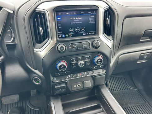 Used 2022 Chevrolet Silverado 2500 LT w/ Convenience Package AWD/4WD image 4