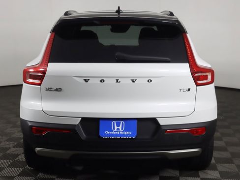 Used 2021 Volvo XC40 T5 R-Design image 13