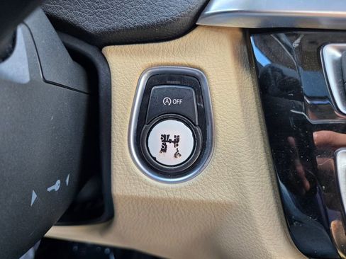 Used 2018 BMW 320i Sedan w/ Convenience Package image 28