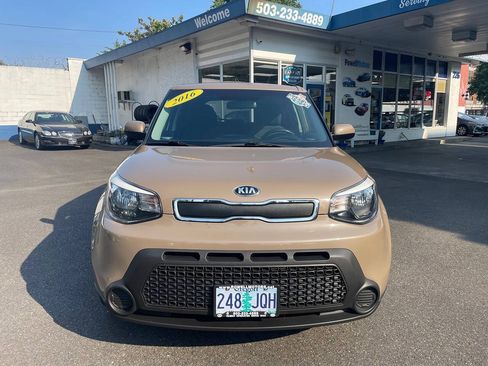 Used 2016 Kia Soul FWD image 6
