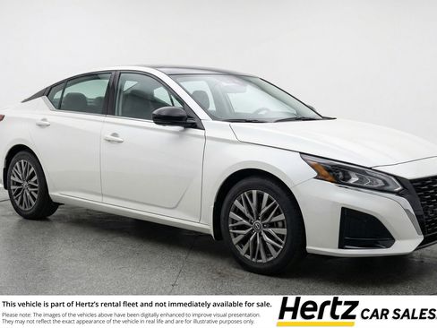 Used 2025 Nissan Altima 2.5 SV FWD image 1