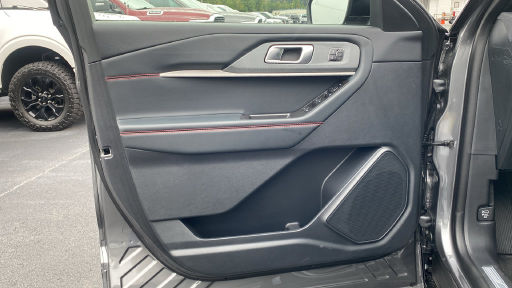 New 2027 Ford Explorer ST-Line w/ Premium Package RWD image 17
