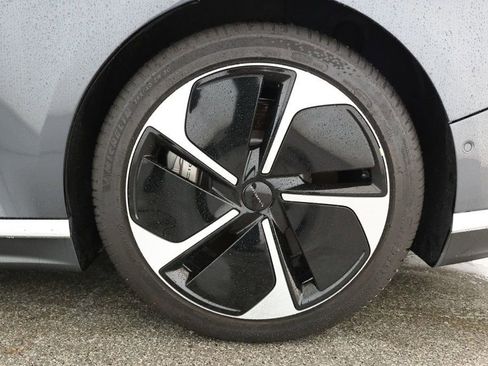 Used 2023 Lucid Air Touring image 7