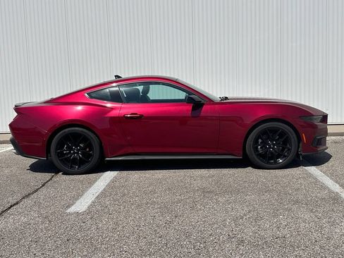 Used 2025 Ford Mustang Premium RWD image 9