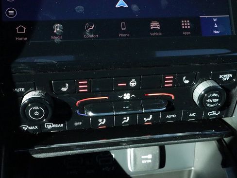 New 2025 Jeep Grand Cherokee L Limited AWD/4WD image 8