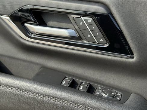 Certified 2025 GMC Yukon Denali AWD/4WD image 24