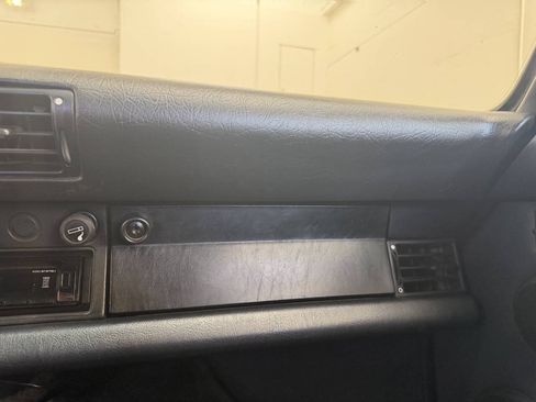Used 1988 Porsche 911 Carrera RWD image 40