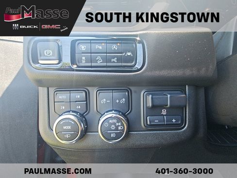 Used 2025 GMC Yukon Denali w/ Denali Reserve Package AWD/4WD image 11