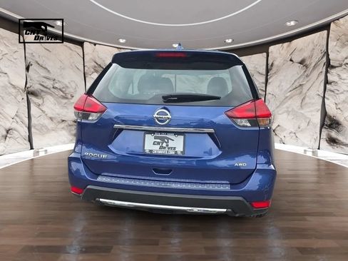 Used 2018 Nissan Rogue S AWD/4WD image 6