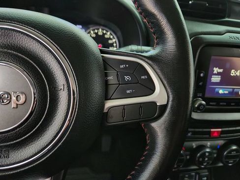 Used 2017 Jeep Renegade Trailhawk AWD/4WD image 18