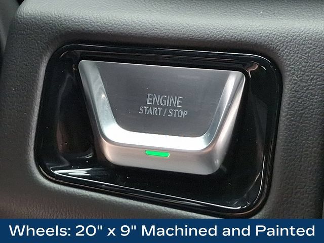 Used 2025 GMC Yukon XL AT4 AWD/4WD image 17