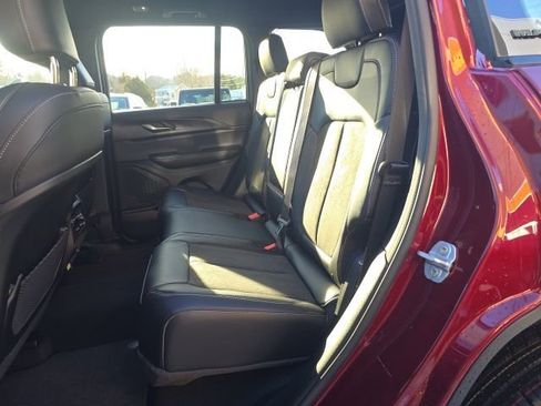 New 2025 Jeep Grand Cherokee Altitude image 25