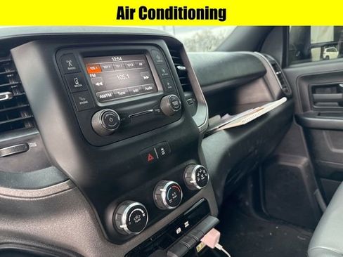 Used 2024 RAM 2500 Tradesman w/ Chrome Appearance Group image 9