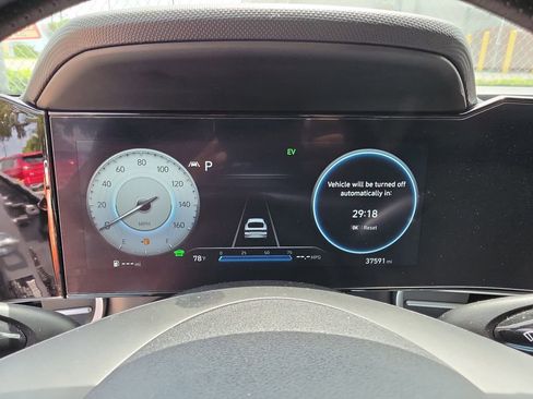 Used 2023 Hyundai Elantra Limited FWD image 19