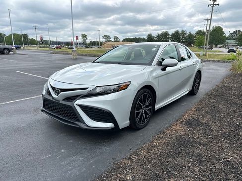 Certified 2023 Toyota Camry SE FWD image 4