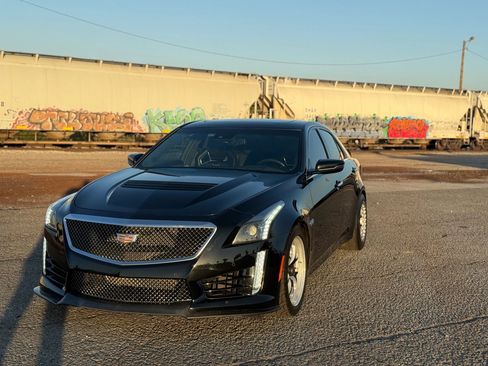Used 2017 Cadillac CTS V w/ Luxury Package image 9