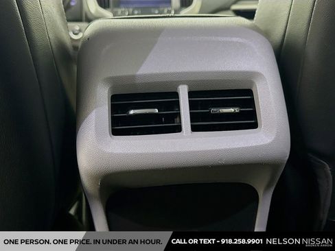 Used 2022 GMC Terrain SLT w/ LPO, Floor Liner Package image 24