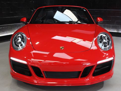 Used 2019 Porsche 911 Carrera w/ Sportdesign Package image 7