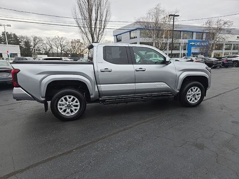 Certified 2024 Toyota Tacoma SR5 image 9
