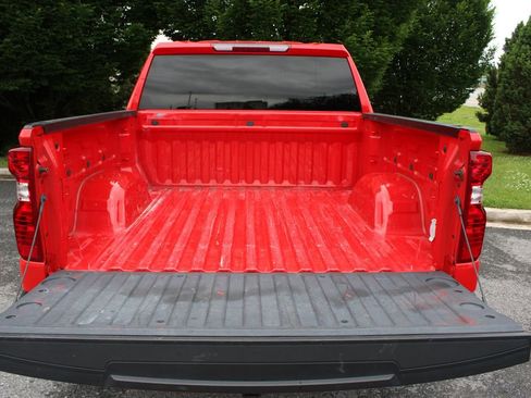 Used 2022 Chevrolet Silverado 1500 Custom AWD/4WD image 27