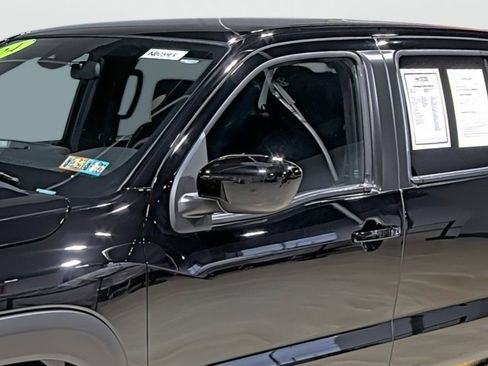 Used 2024 Nissan Frontier PRO-4X w/ Technology Package image 8