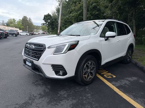 Certified 2023 Subaru Forester Premium AWD/4WD image 4