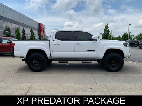 Used 2023 Toyota Tacoma SR5 AWD/4WD image 8
