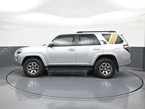 Used 2021 Toyota 4Runner TRD Off-Road Premium AWD/4WD image 4