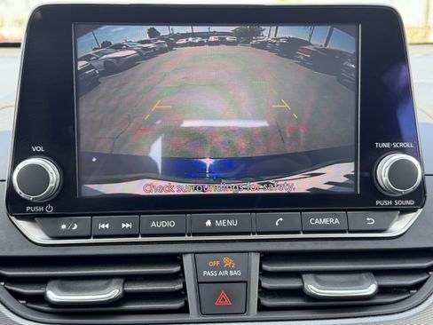 Used 2024 Nissan Altima 2.5 SR FWD image 24