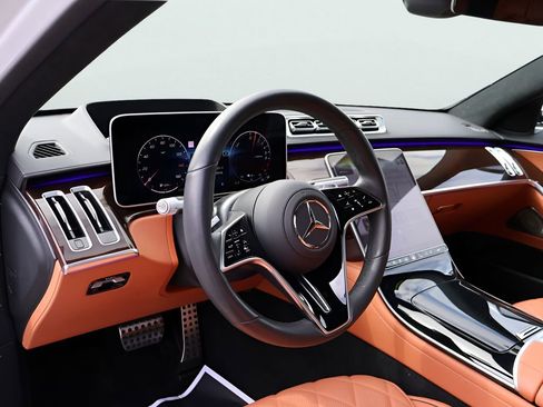 Certified 2025 Mercedes-Benz S 580e 4MATIC Sedan image 17