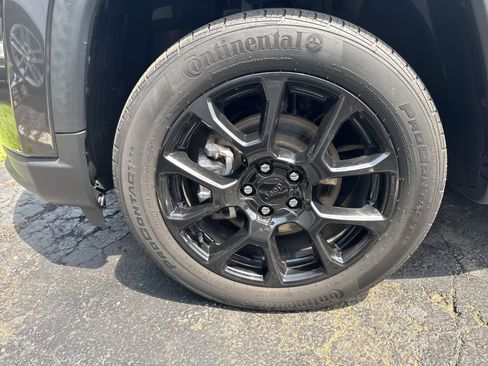 Certified 2022 Jeep Compass Altitude image 28