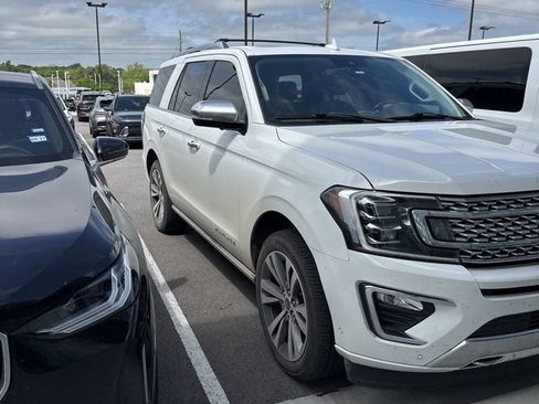 Used 2021 Ford Expedition Platinum AWD/4WD image 2