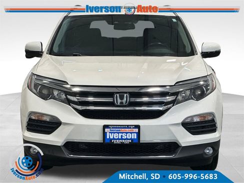 Used 2018 Honda Pilot Touring image 3