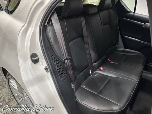 Used 2015 Lexus CT 200h w/ Seat Comfort Package FWD image 12
