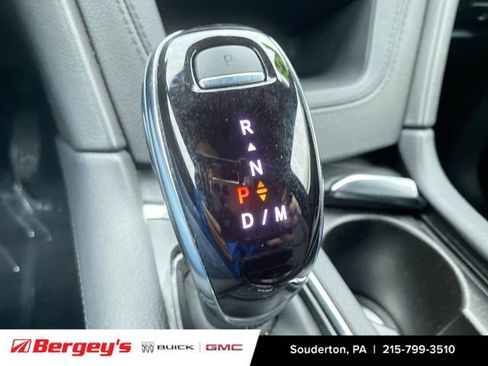 Used 2025 Cadillac XT6 Premium Luxury image 17