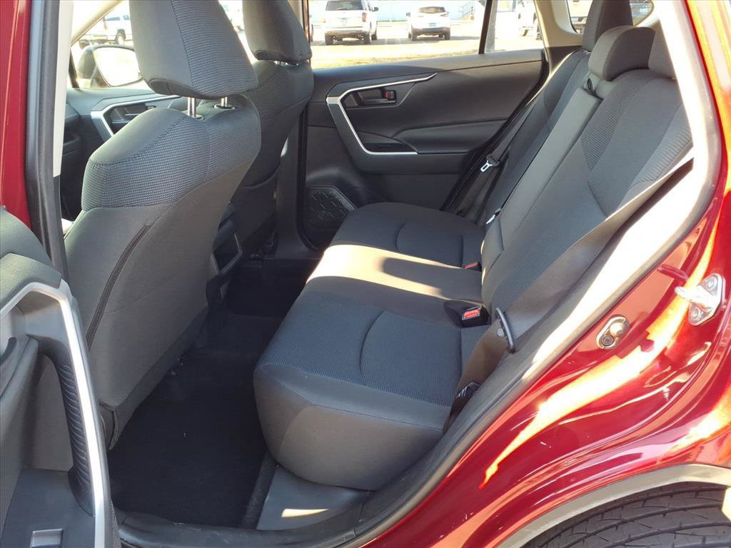 Used 2021 Toyota RAV4 LE FWD image 22