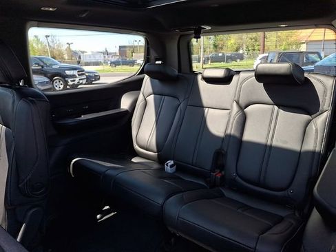 New 2026 Jeep Grand Wagoneer Limited AWD/4WD image 7