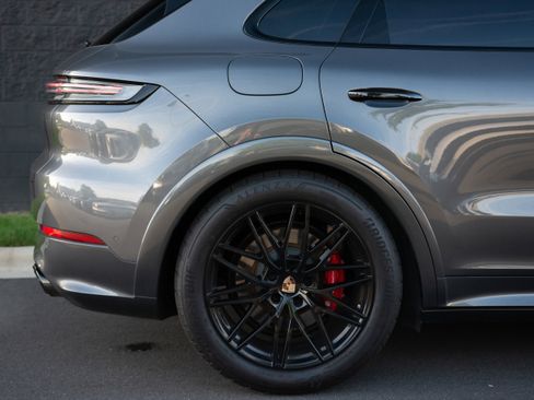 Certified 2025 Porsche Cayenne GTS image 41