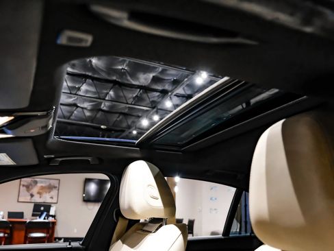 Used 2021 BMW 330i Sedan w/ Driving Assistance Package image 5