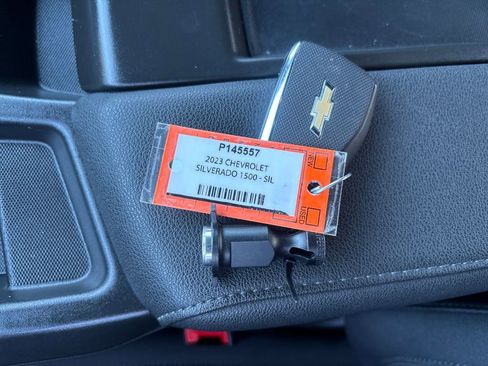 Used 2023 Chevrolet Silverado 1500 LT image 28