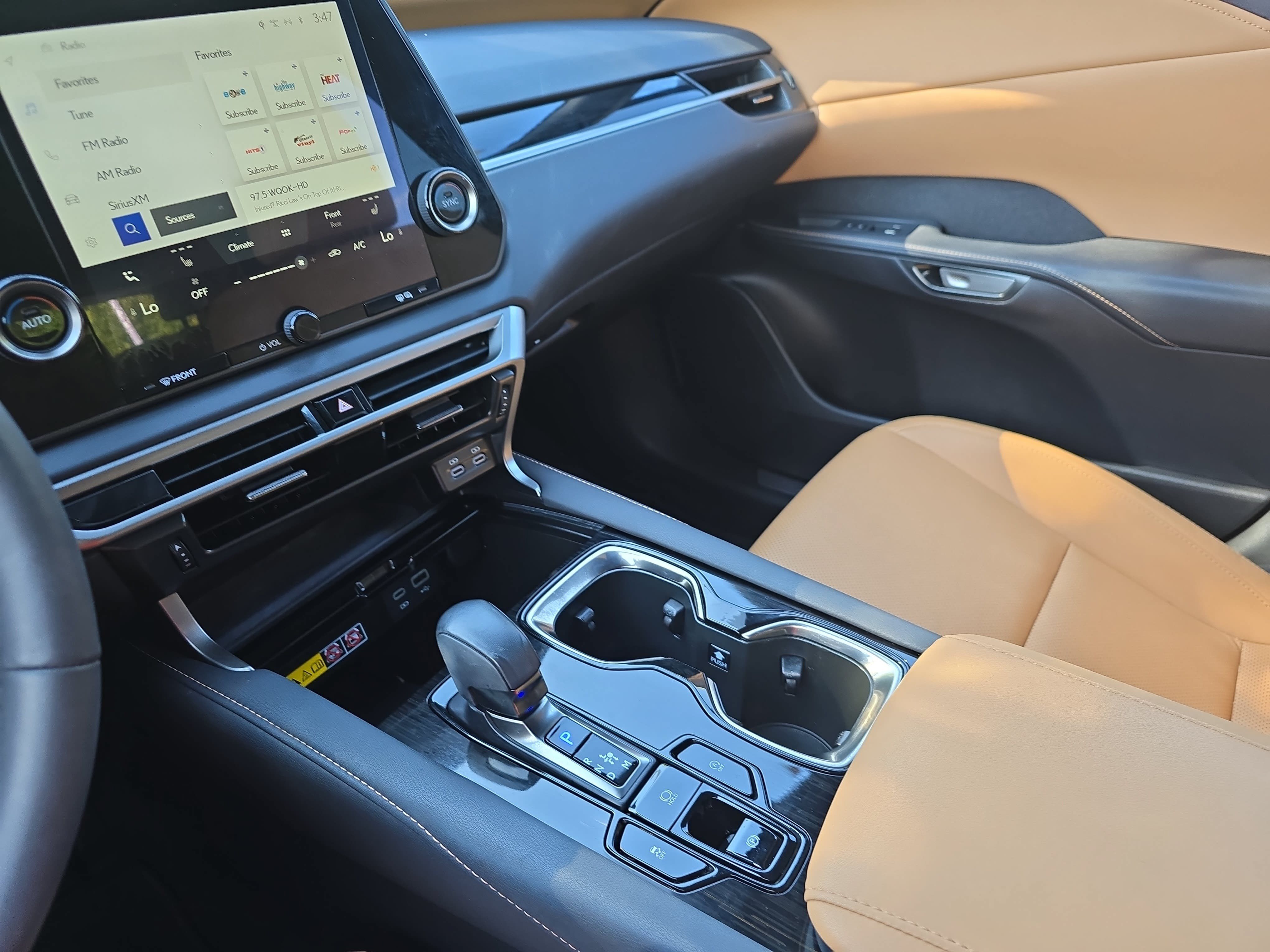 Used 2025 Lexus RX 350 FWD w/ Accessory Package image 22