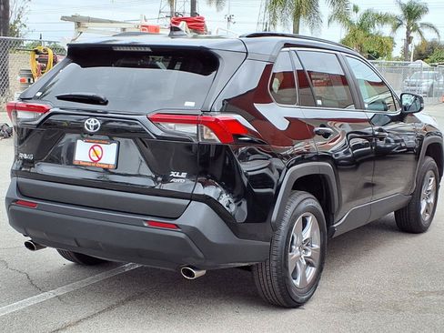 Certified 2025 Toyota RAV4 XLE w/ Convenience Package AWD/4WD image 6