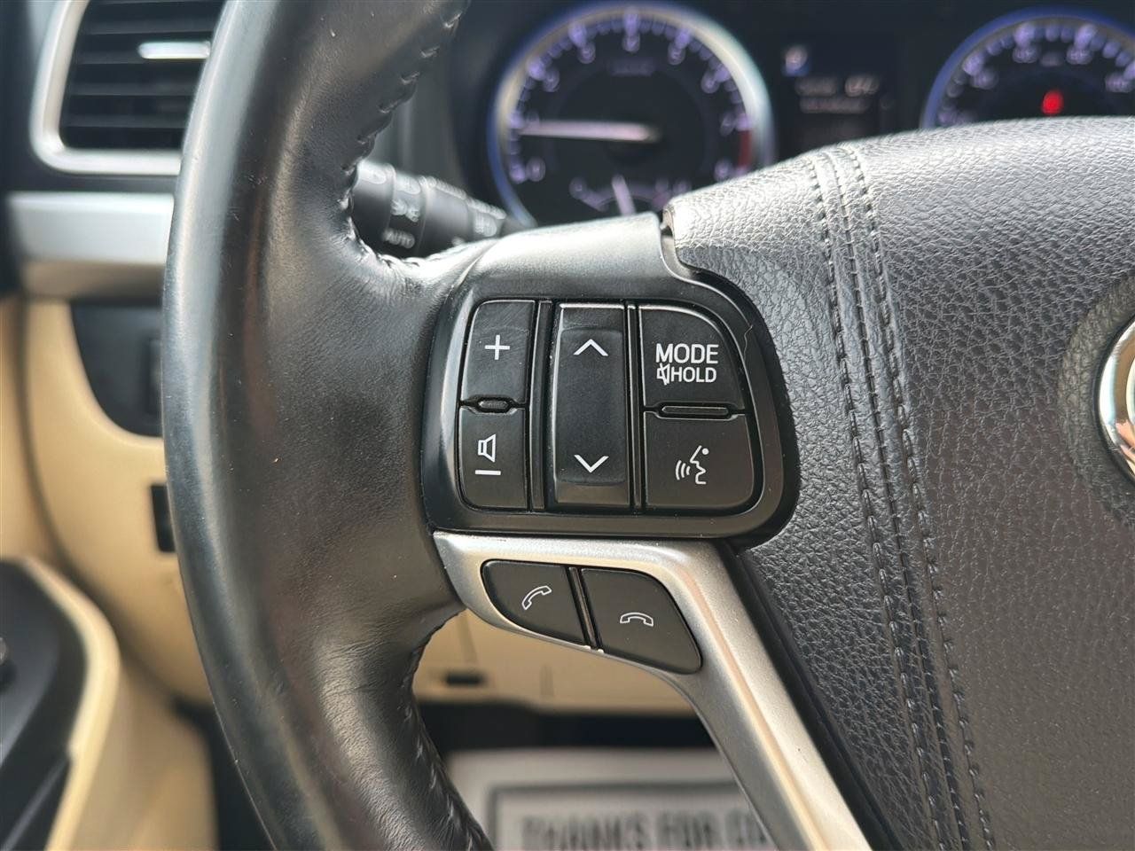 Used 2017 Toyota Highlander AWD V6 image 29