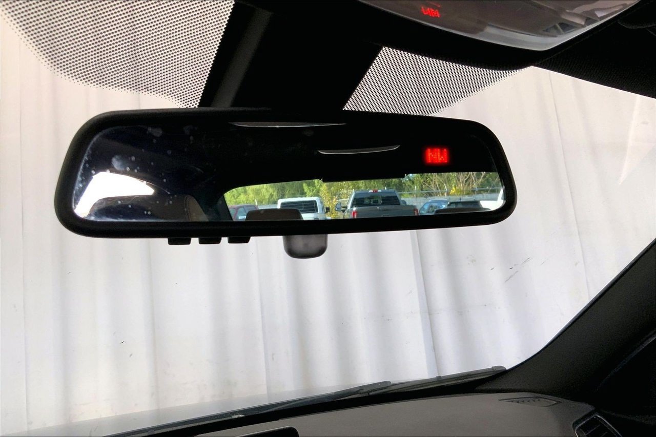 Used 2018 BMW 330i Sedan RWD image 17